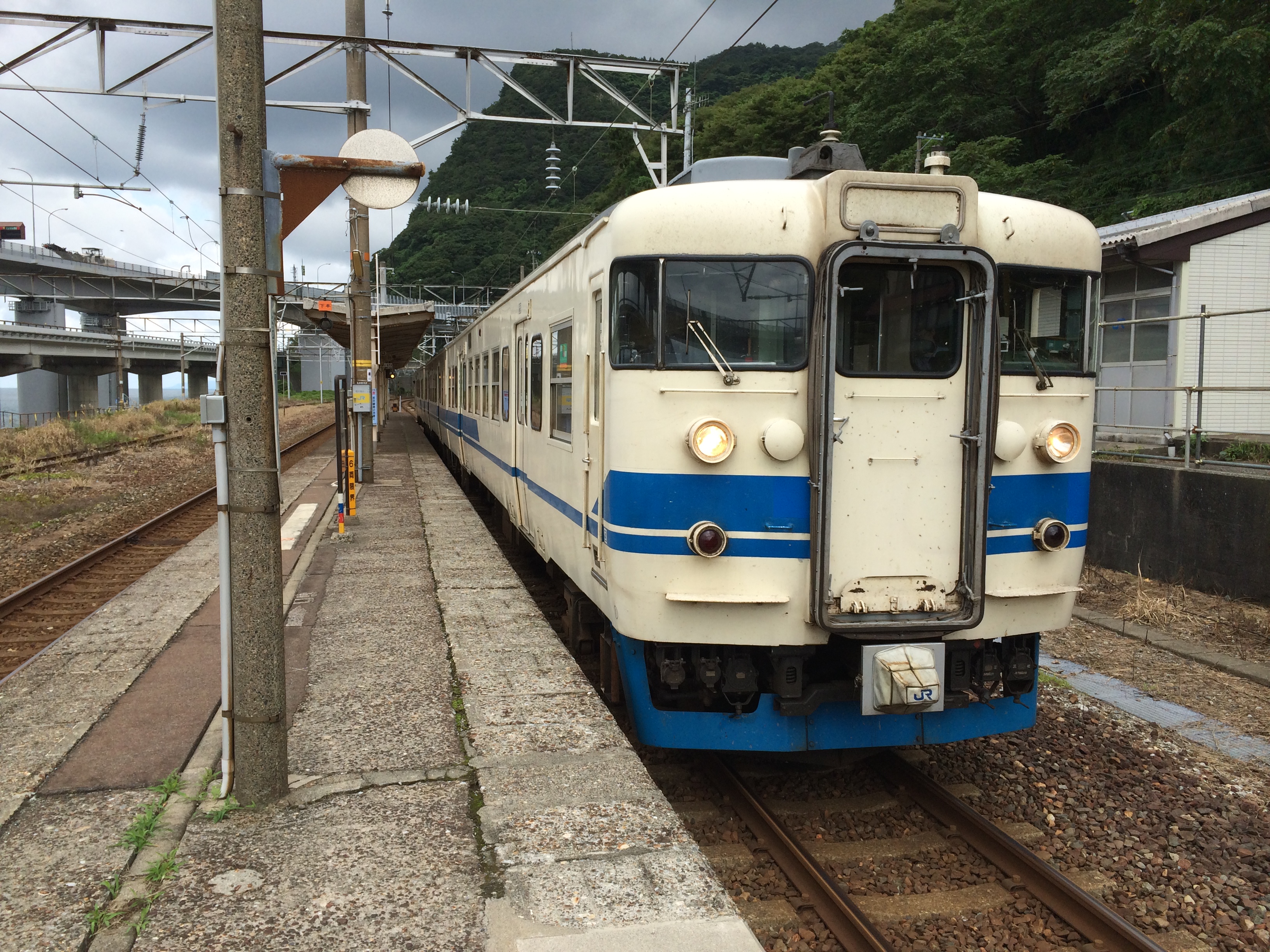 北陸本線を乗りとおす（親不知周辺を散策）